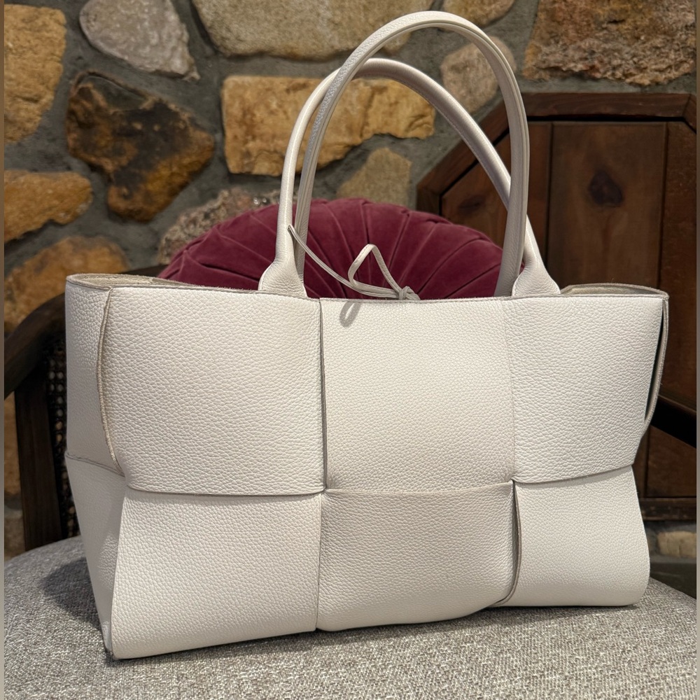 Bottega Veneta Large Arco Intrecciato Leather Tote | White